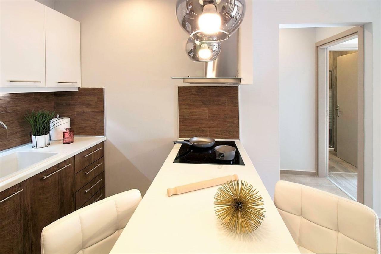 Metro Apartment เทสซาโลนิกิ ภายนอก รูปภาพ